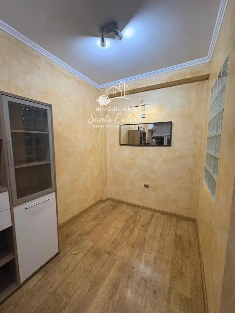 Bedroom of Flat for sale in Sur