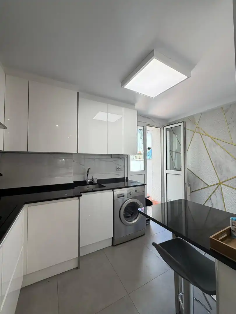 Küche von Wohnung zur Miete in Gijón  mit Heizung, Terrasse und Balkon