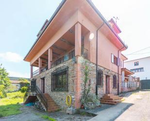 Vista exterior de Casa o xalet en venda en Cudillero amb Jardí privat i Traster