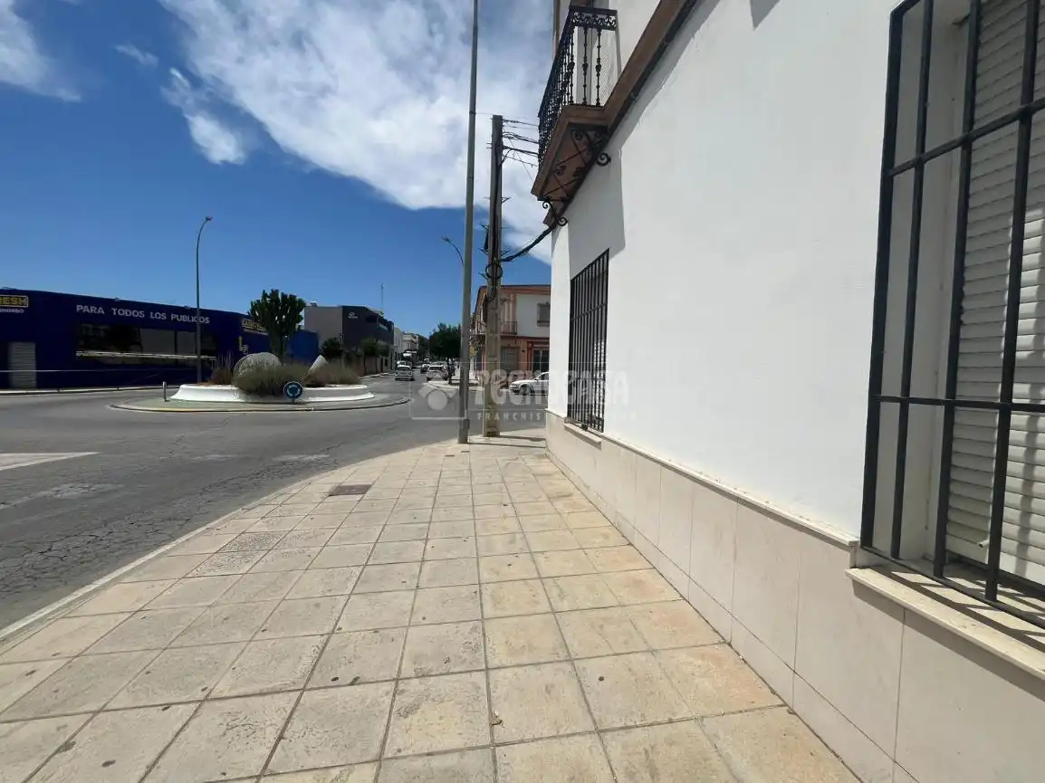 Commercial properties for rent in Pilas
