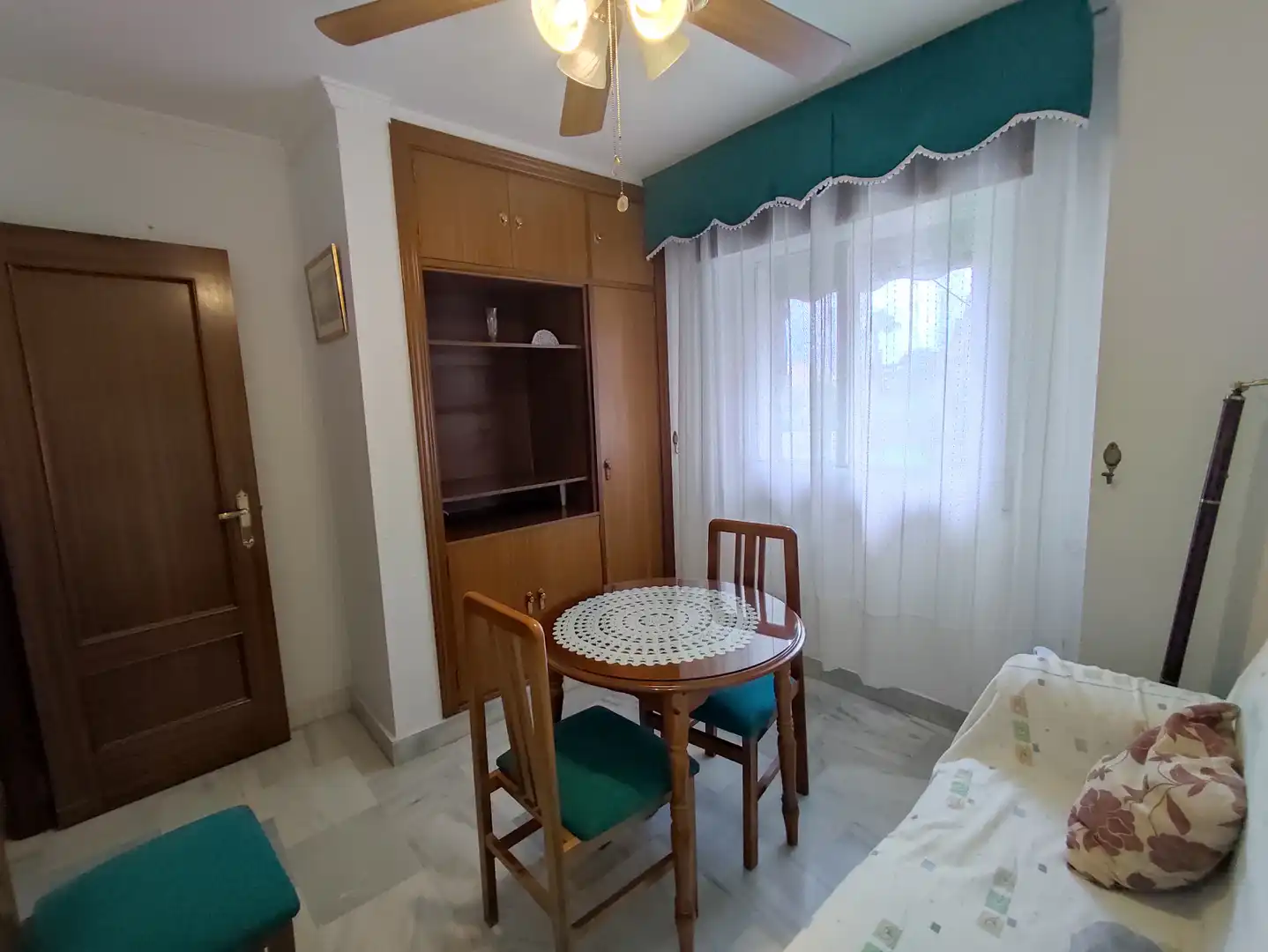 Habitación de Piso en venta en Málaga con Aire acondicionado, Terraza y Trastero