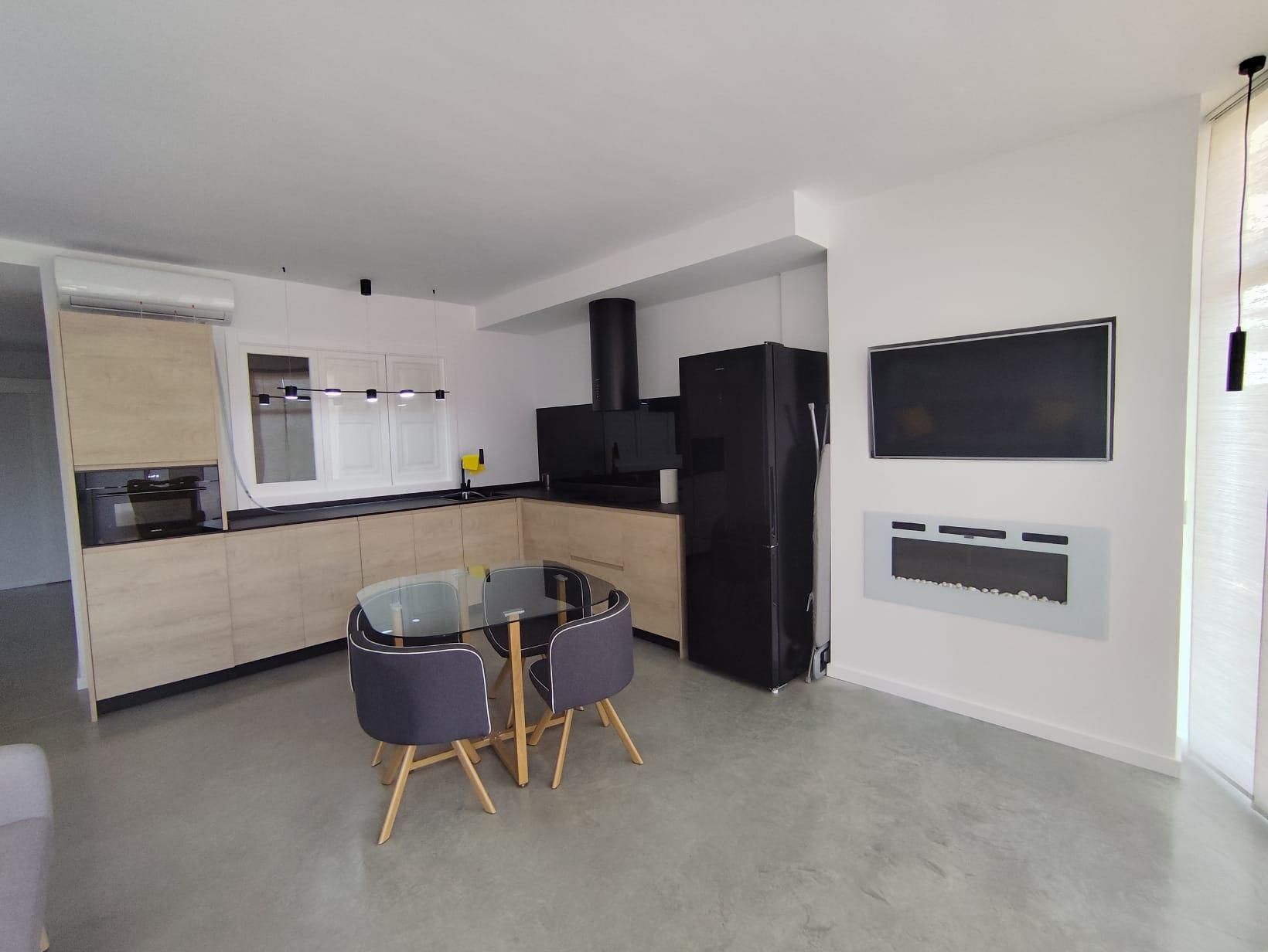 Cuina de Apartament de lloguer en Alcúdia amb Aire condicionat, Calefacció i Jardí privat