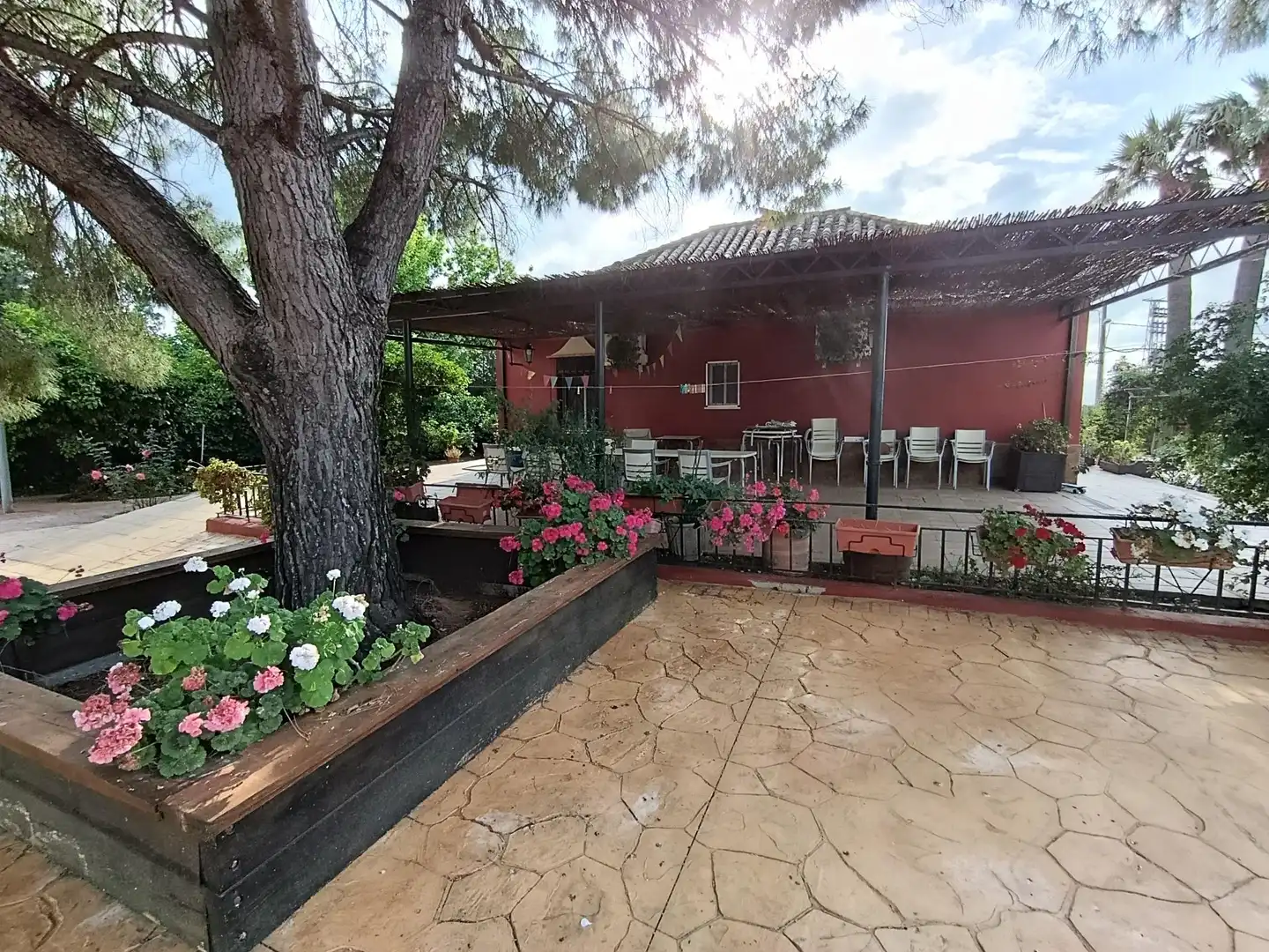 Houses for sale in La Carlota  with Air Conditioner, Heating and Private garden