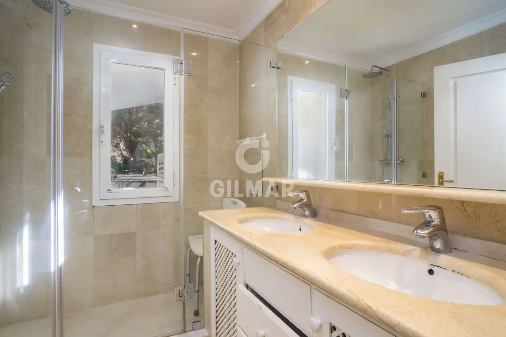 Baño de Apartamento en venta en Marbella con Calefacción, Jardín privado y Trastero
