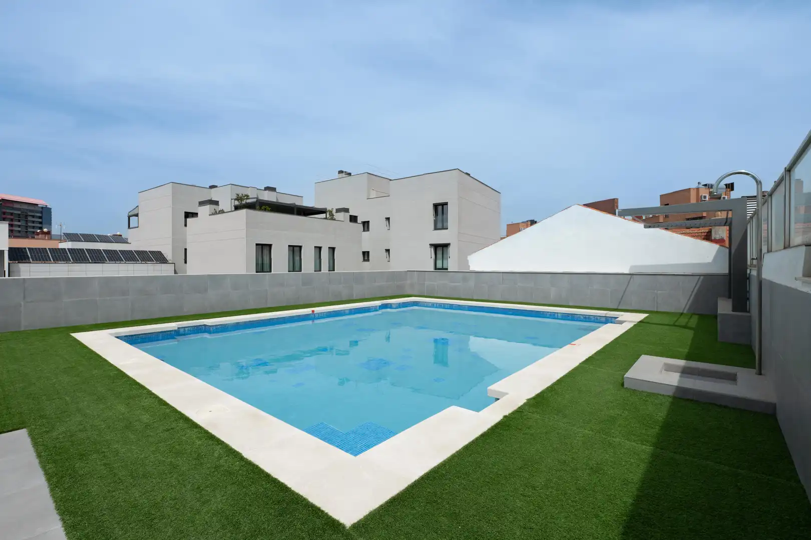 Piscina de Estudio en venta en Madrid con Aire acondicionado, Terraza y Trastero