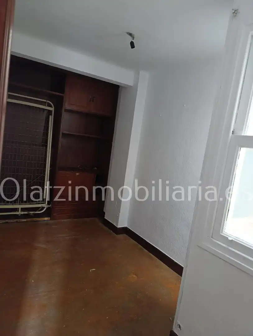 Habitación de Piso en venta en Balmaseda con Trastero y Balcón