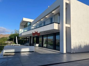 Chalet con piscina en venta en Swing