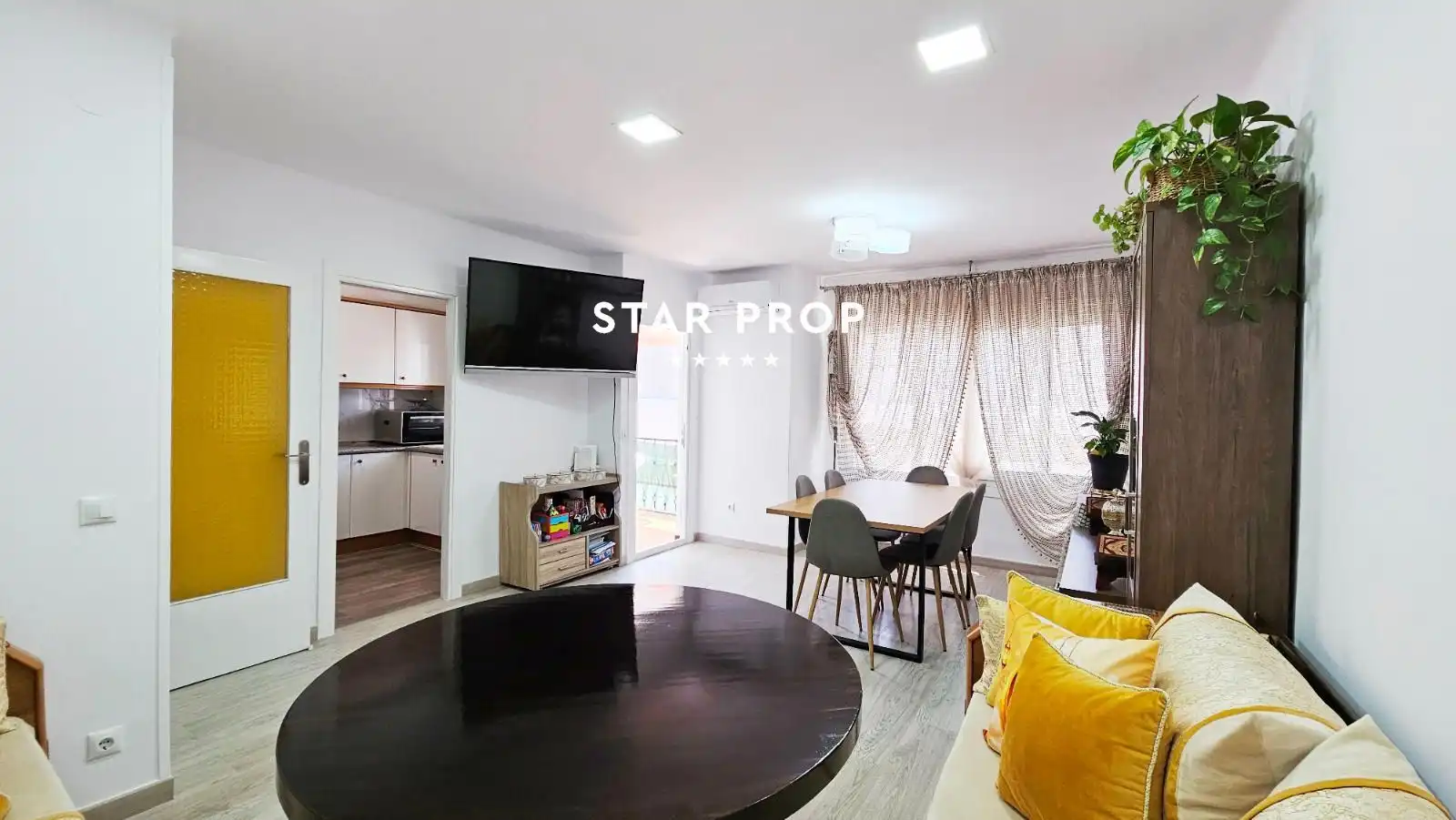 Living room of Flat for sale in Roses  with Heating, Terrace and Oven