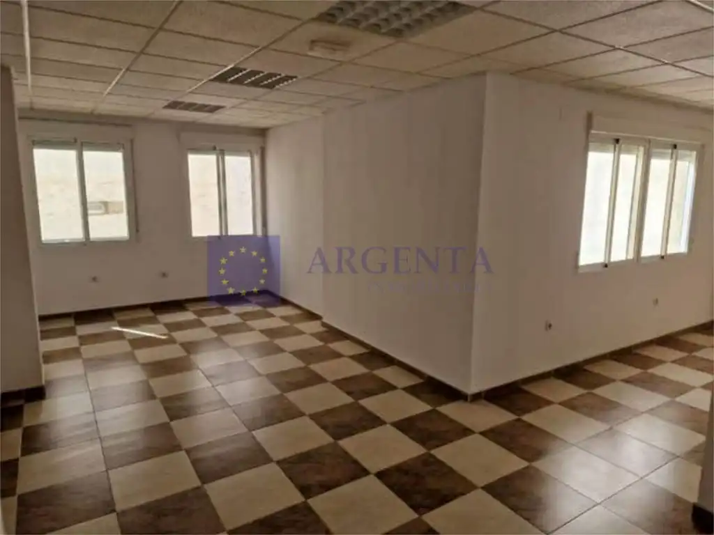 Ufficio con ascensore in affitto a Casco Antiguo