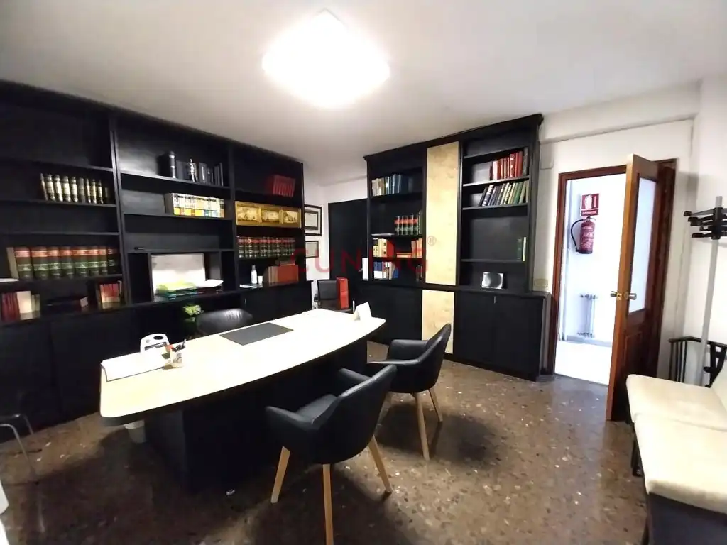 Wohnung zum Verkauf in Cáceres mit Klimaanlage