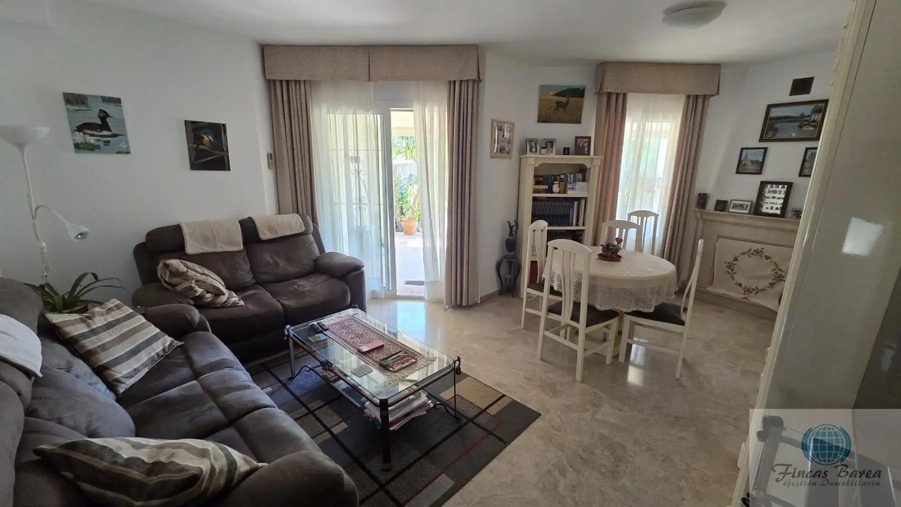 Sala d'estar de Casa o xalet en venda en Mijas amb Aire condicionat, Terrassa i Traster