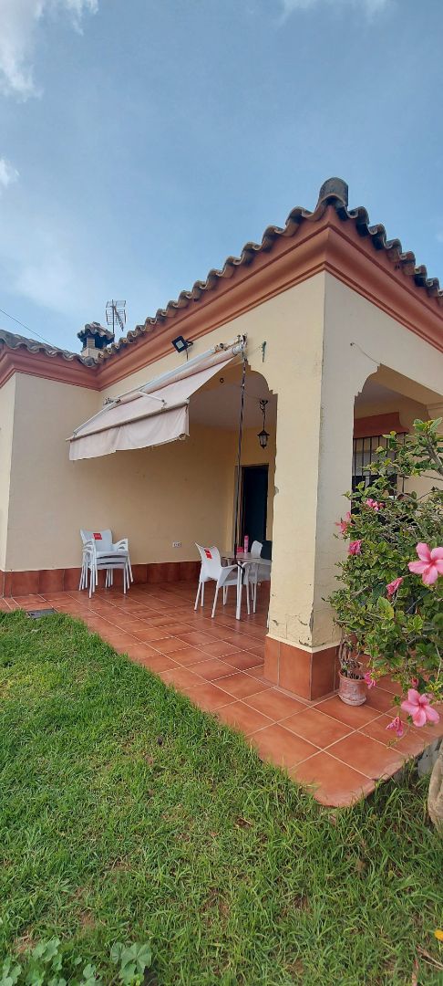 Terrassa de Casa o xalet en venda en Chiclana de la Frontera amb Jardí privat, Terrassa i Traster