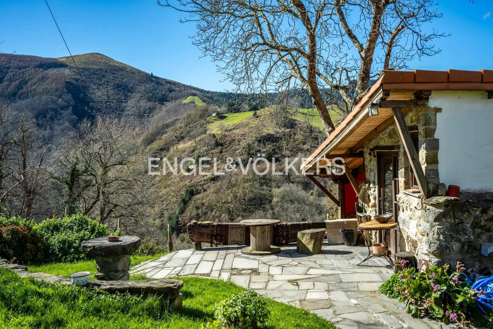 Vista exterior de Casa o chalet en venta en Errezil con Calefacción, Jardín privado y Terraza