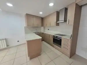 Cuina de Pis en venda en Manlleu amb Calefacció, Parquet i Terrassa