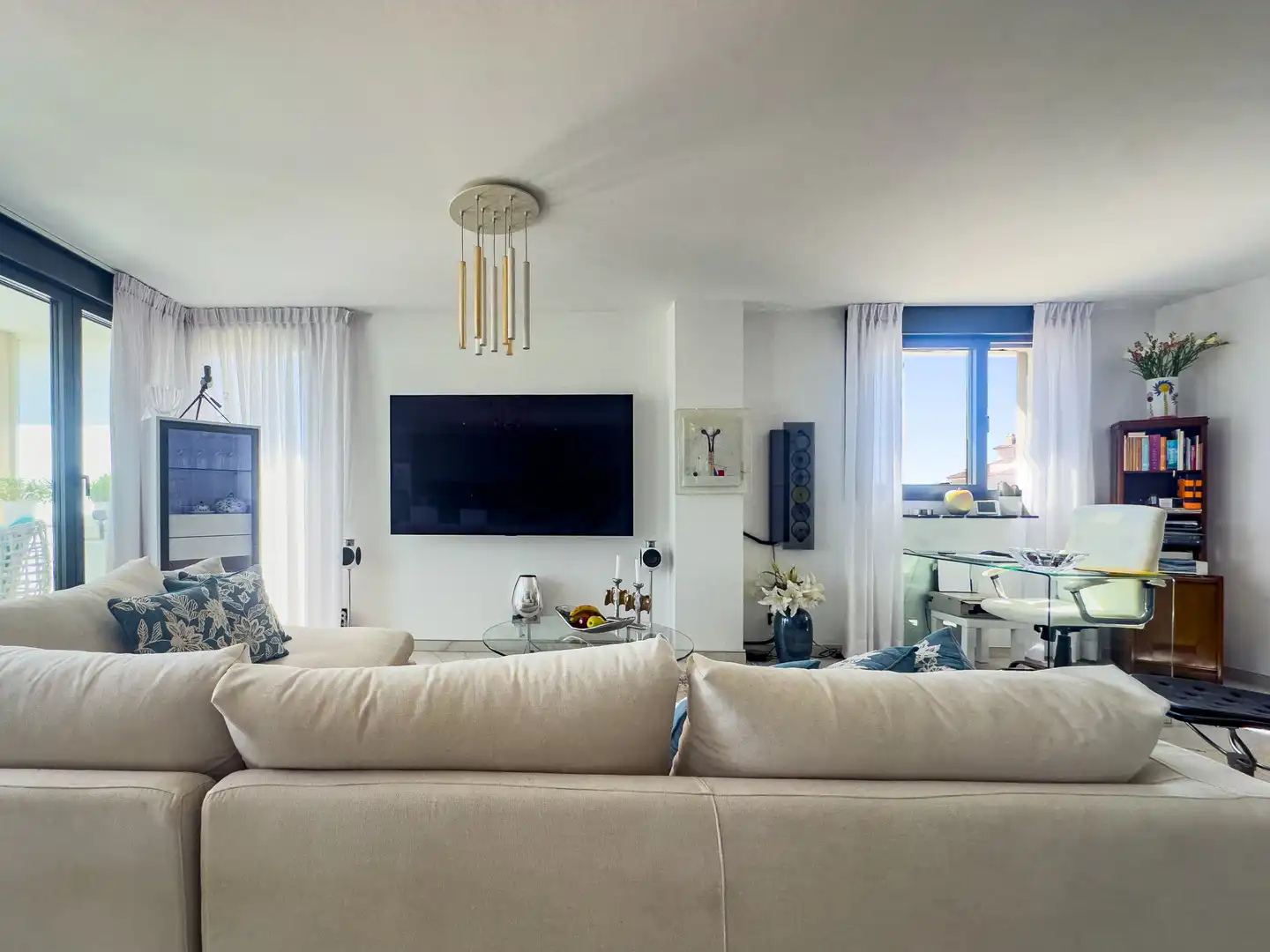 Sala de estar de Ático en venta en Estepona con Calefacción, Terraza y Trastero