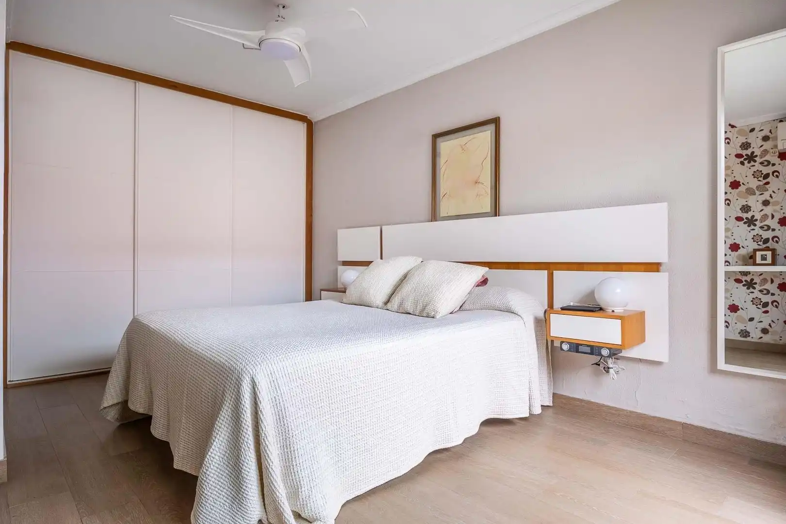 Bedroom of Houses for sale in Sevilla  with Air Conditioner, Private garden and Storage room