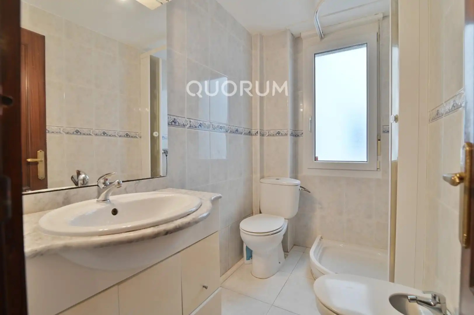 Badezimmer von Wohnung zum Verkauf in Getxo  mit Heizung und Möbliert