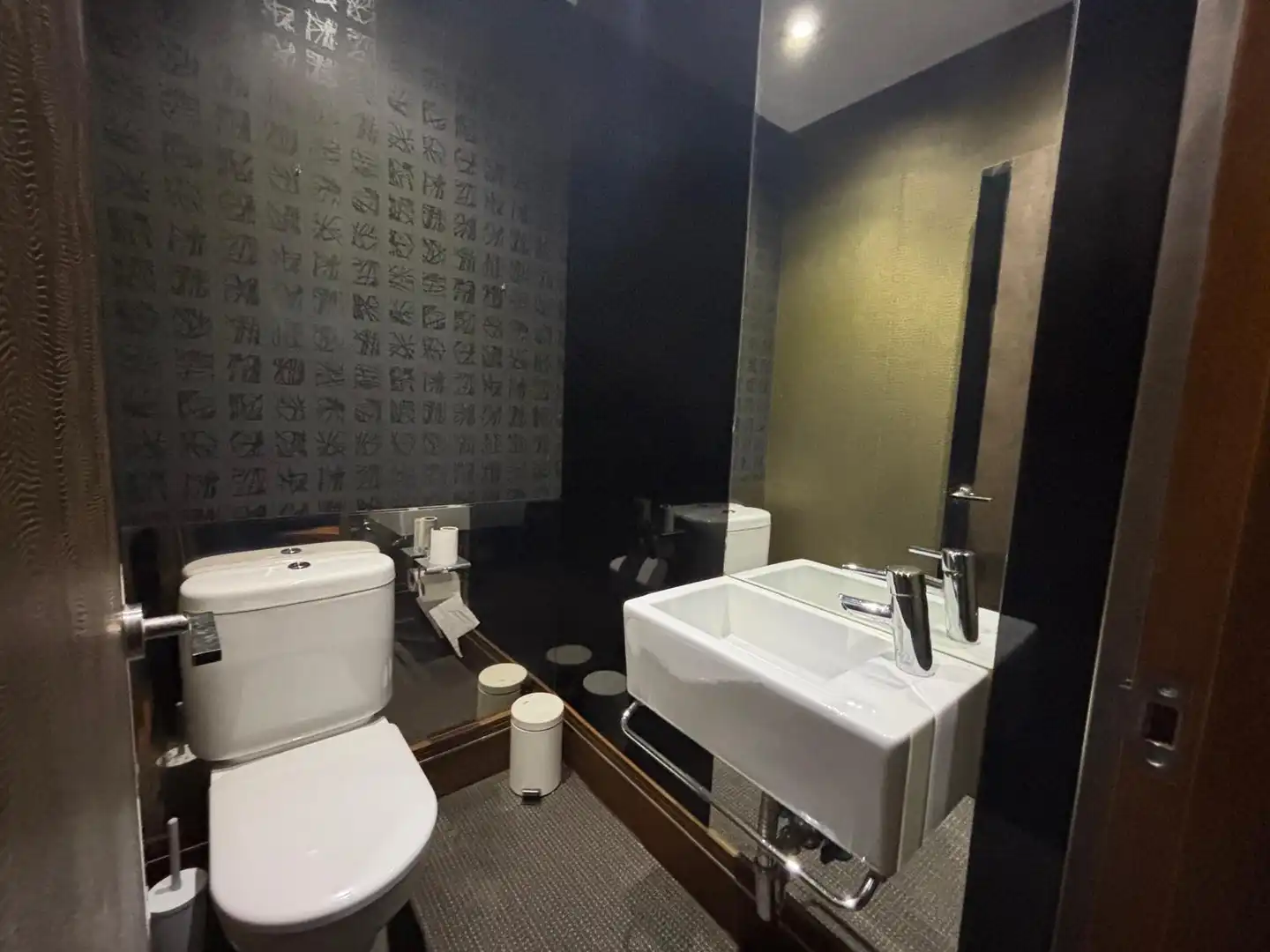 Baño de Piso en venta en Cádiz con Aire acondicionado