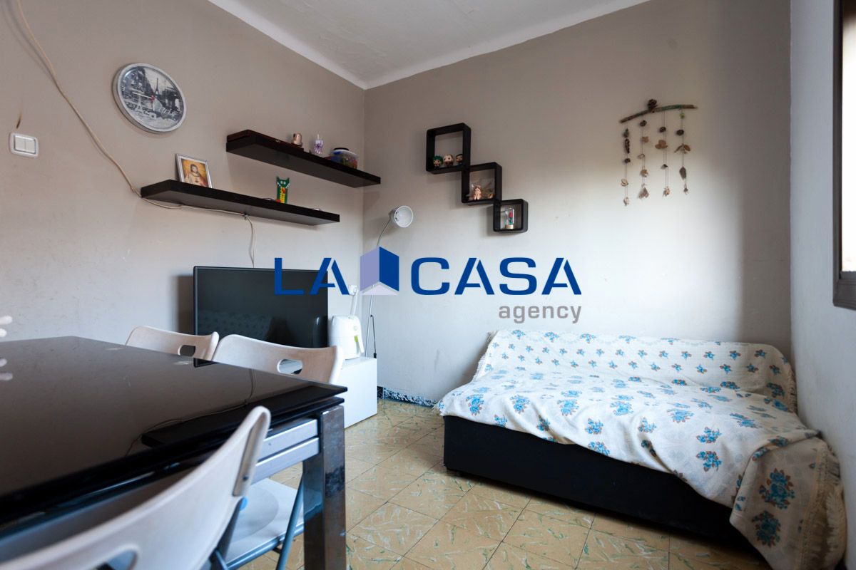 Piso en venta en L'Hospitalet de Llobregat con Terraza y Balcón