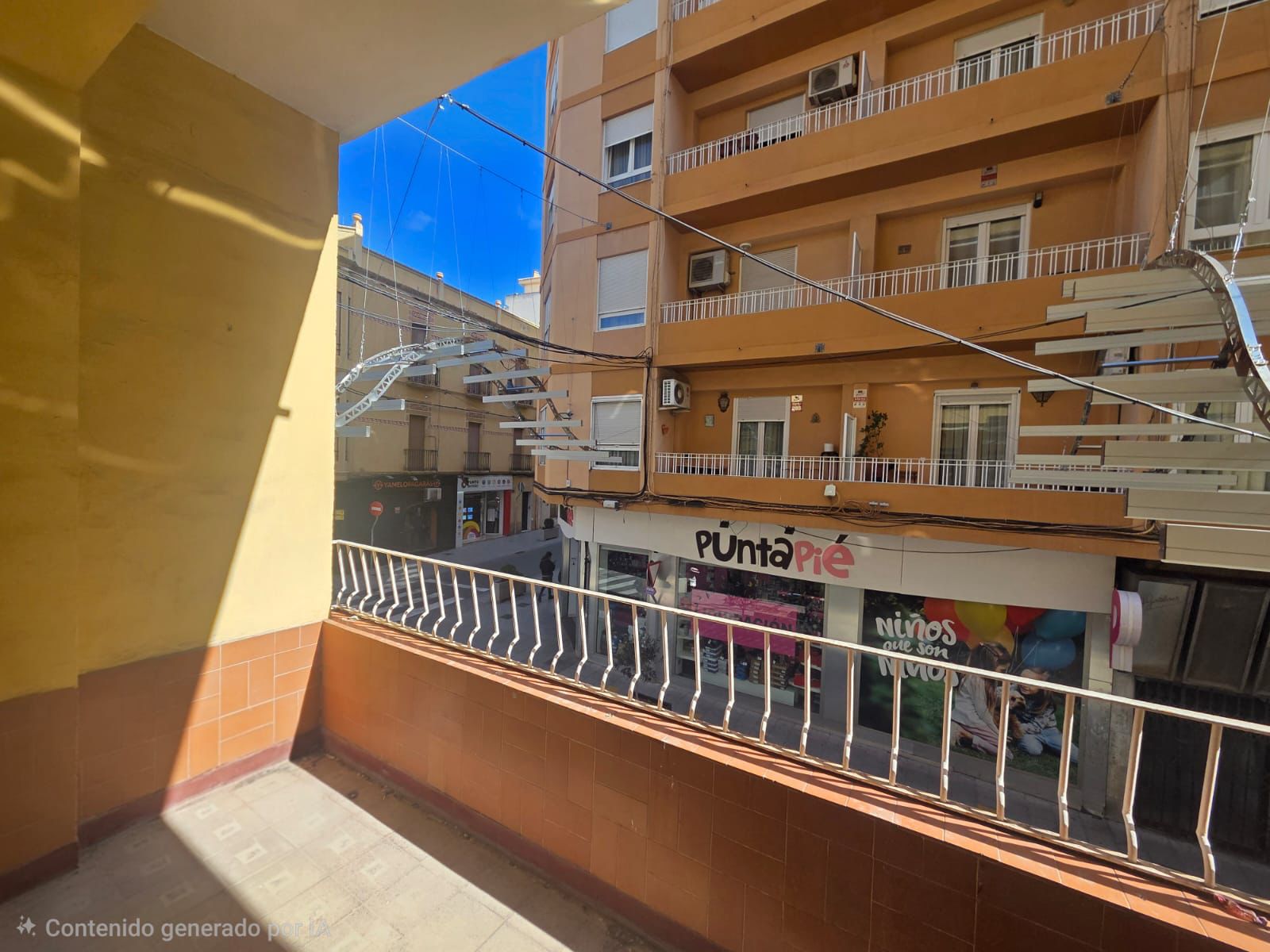 Vista exterior de Piso en venta en Elda