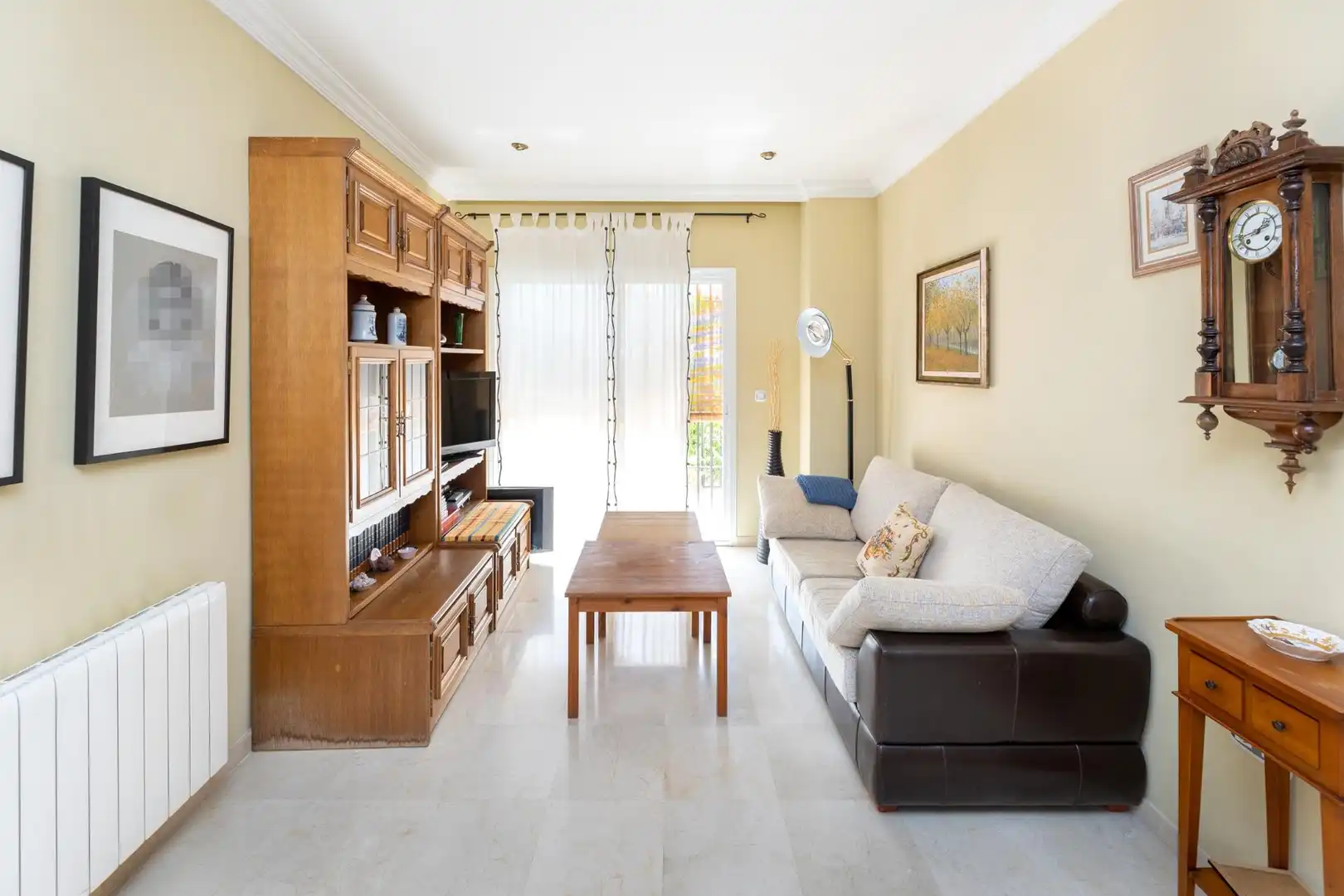 Wohnzimmer von Einfamilien-Reihenhaus zum Verkauf in Granada mit Klimaanlage, Heizung und Privatgarten