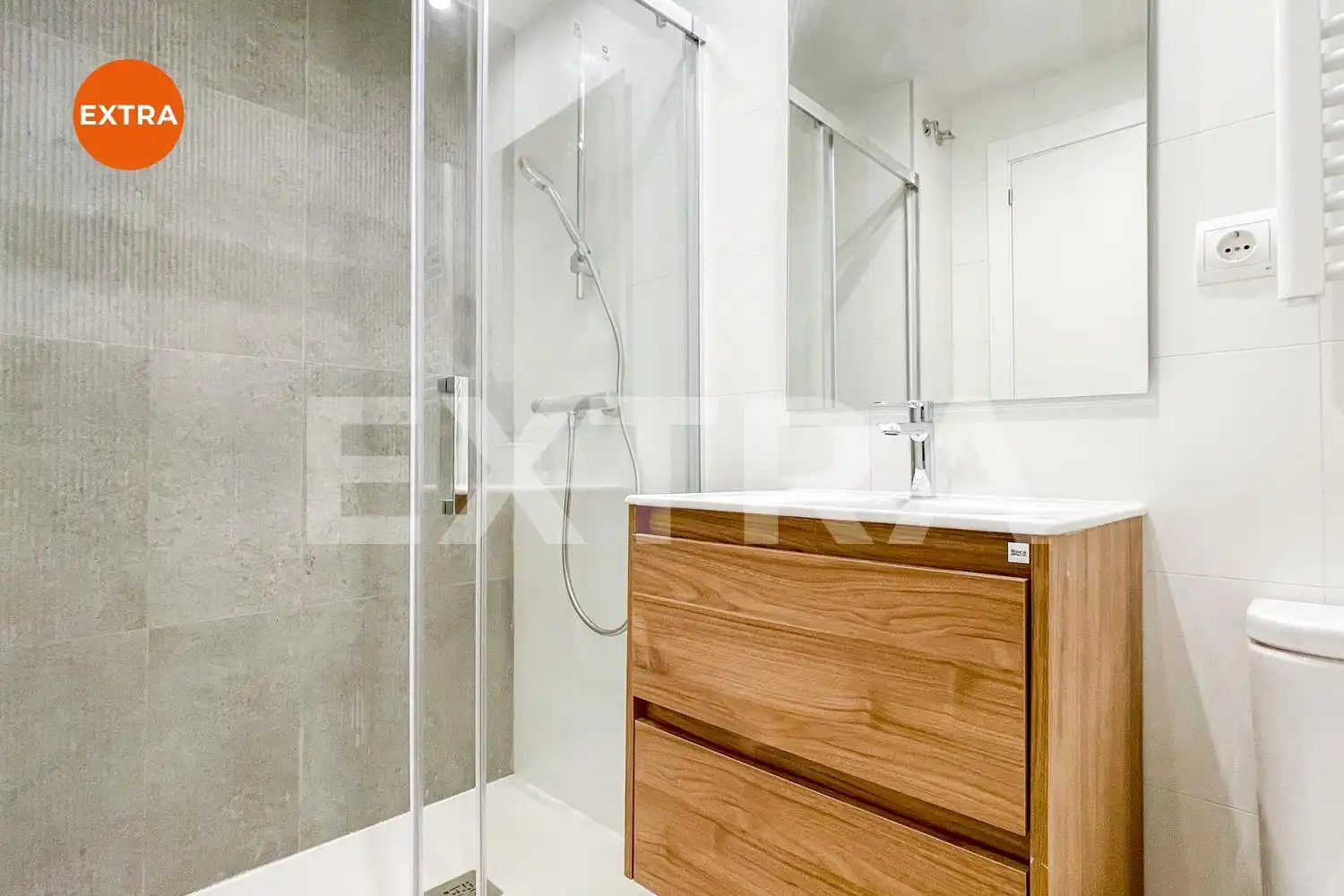 Baño de Piso de alquiler en Madrid con Terraza y Trastero