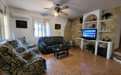 Sala d'estar de Casa o xalet en venda en Simat de la Valldigna amb Aire condicionat, Terrassa i Piscina