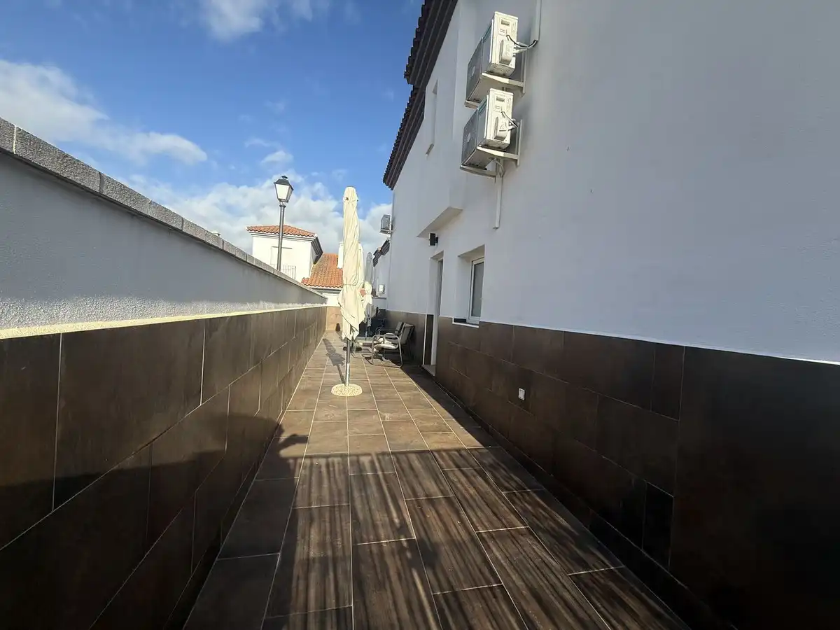 Terrasse von Haus oder Chalet zum Verkauf in Fuente de Piedra mit Klimaanlage, Privatgarten und Terrasse
