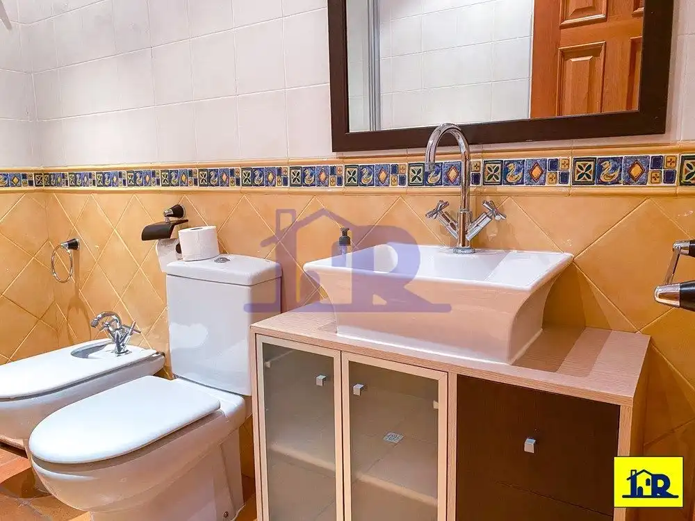 Bathroom of Houses for sale in Arcas del Villar  with Air Conditioner, Heating and Terrace