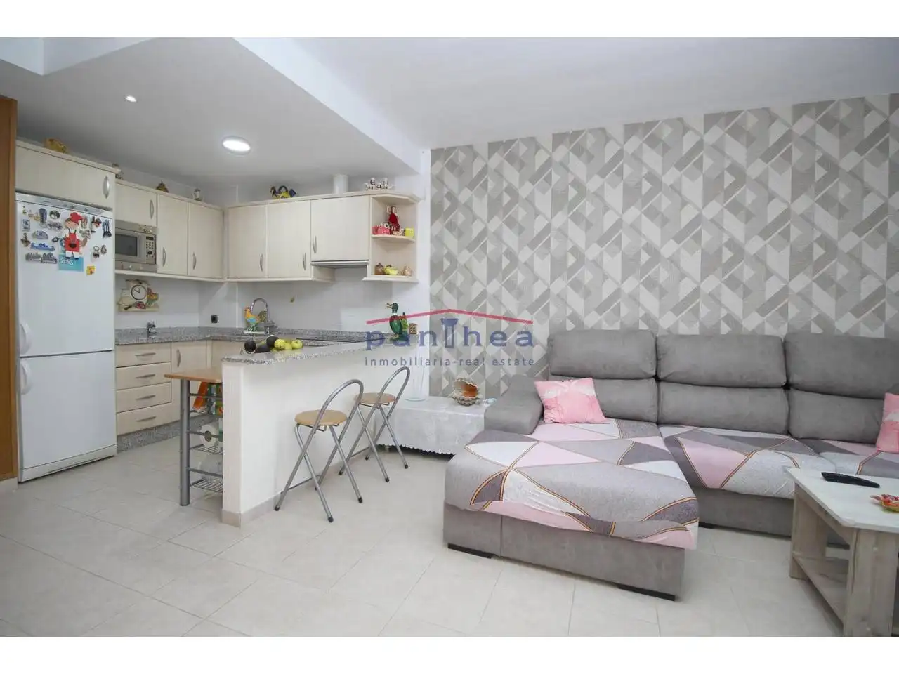 Sala de estar de Piso en venta en Rincón de la Victoria con Aire acondicionado, Terraza y Piscina comunitaria