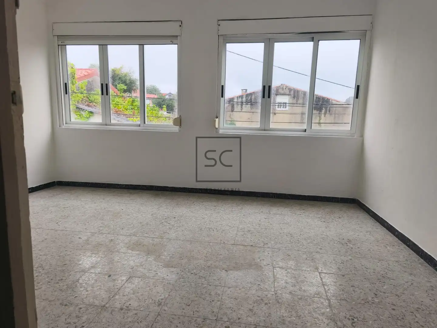 Sala d'estar de Casa adosada en venda en Mugardos amb Terrassa