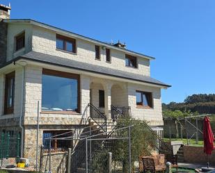 Vista exterior de Casa o xalet en venda en Paderne amb Aire condicionat, Jardí privat i Terrassa