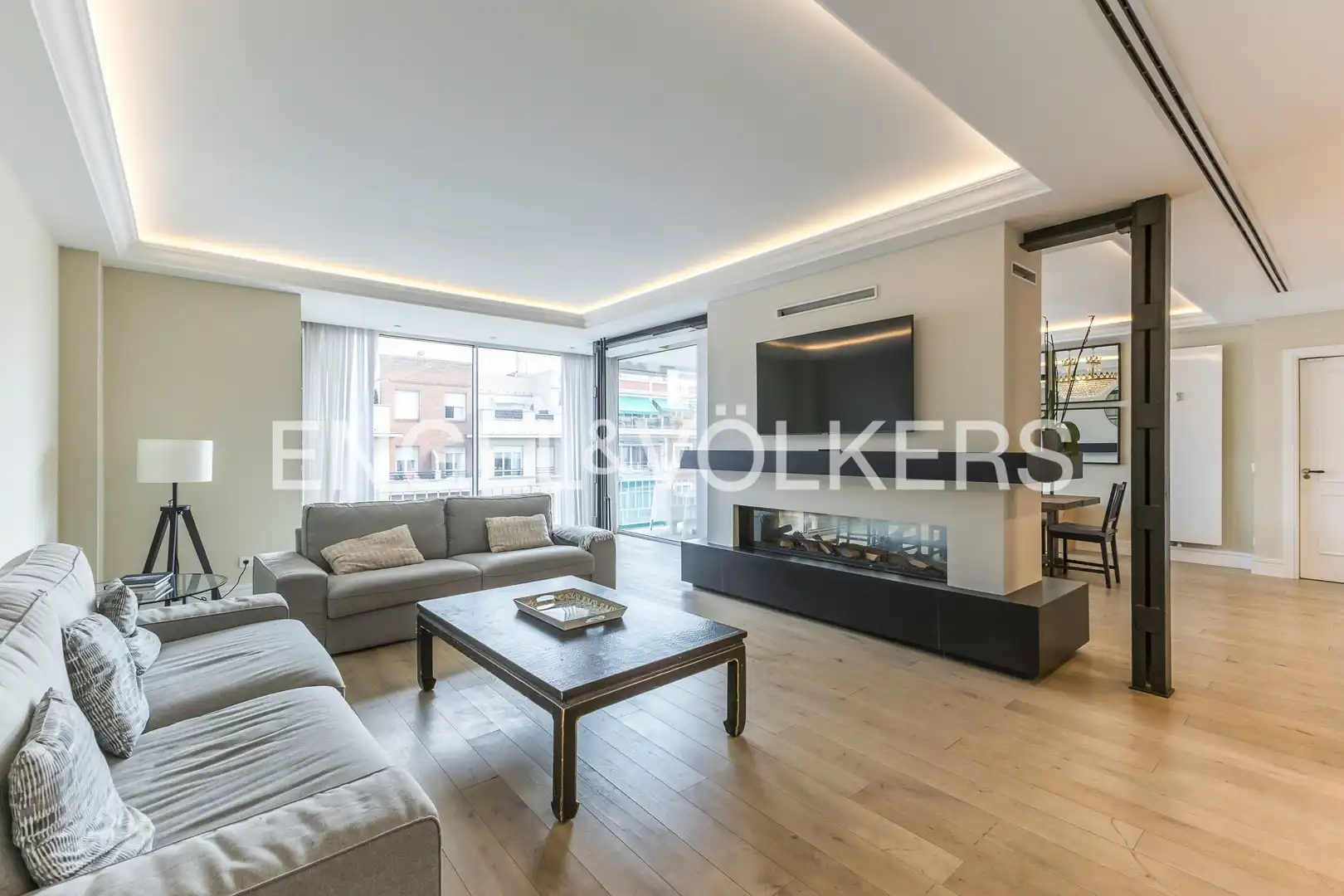 Flat with terrace to rent in Diego de León, imagen 5
