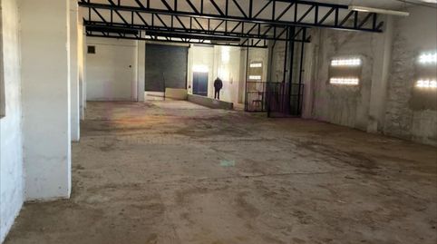 nave industrial muy versátil y muy comercial con gran fachada a la autovía chaflan totalmente exterioroficinas montacargas con luz, imatge 2