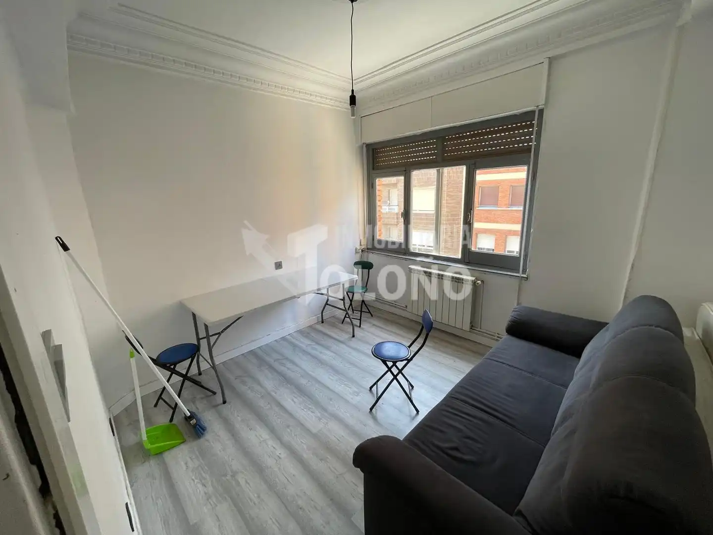 Sala d'estar de Pis en venda en Haro amb Calefacció, Parquet i Moblat