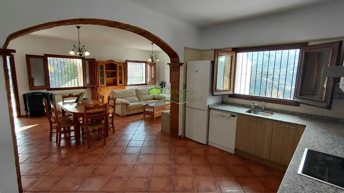 Finca rústica en venda a Árchez