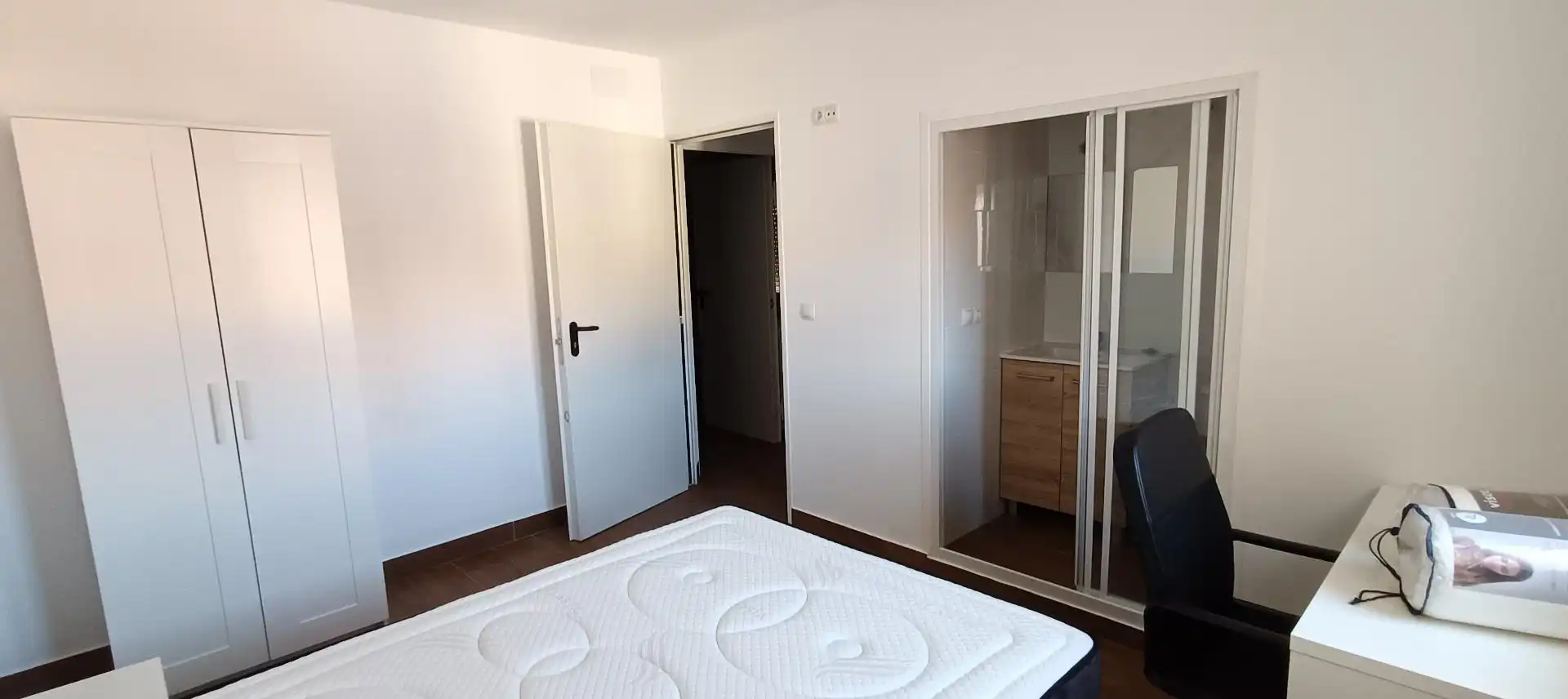 Bedroom of Flat for share in Teruel  with Air Conditioner, Heating and Furnished