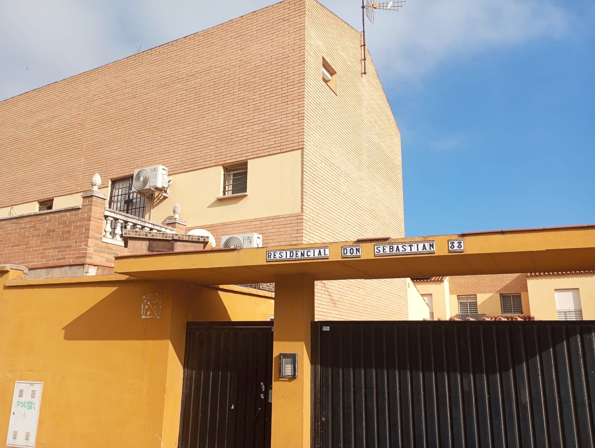 Exterior view of House or chalet for sale in Algeciras