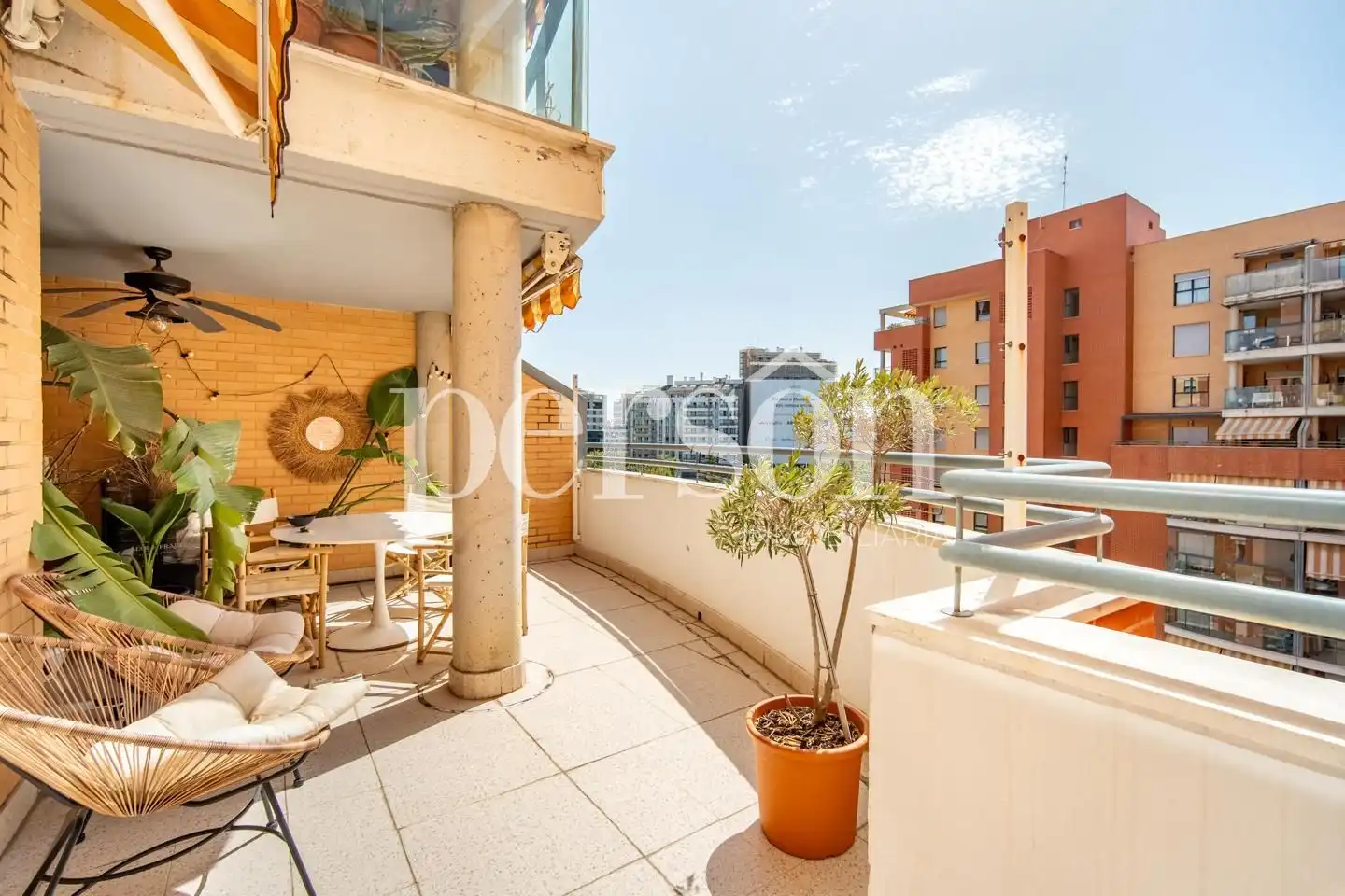 Flat with terrace for sale in Campanar