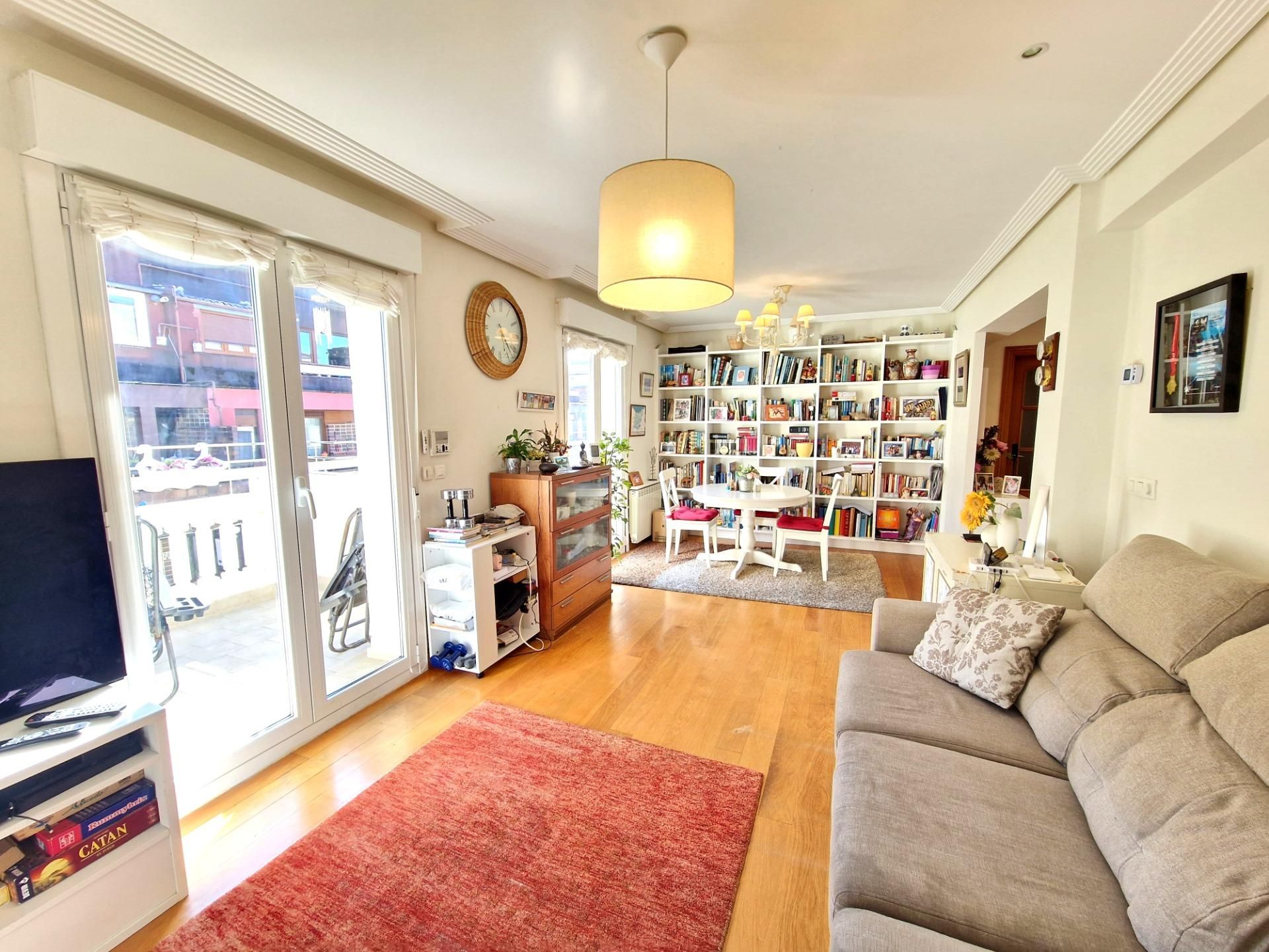 Living room of Flat for sale in Donostia - San Sebastián   with Heating, Terrace and Balcony