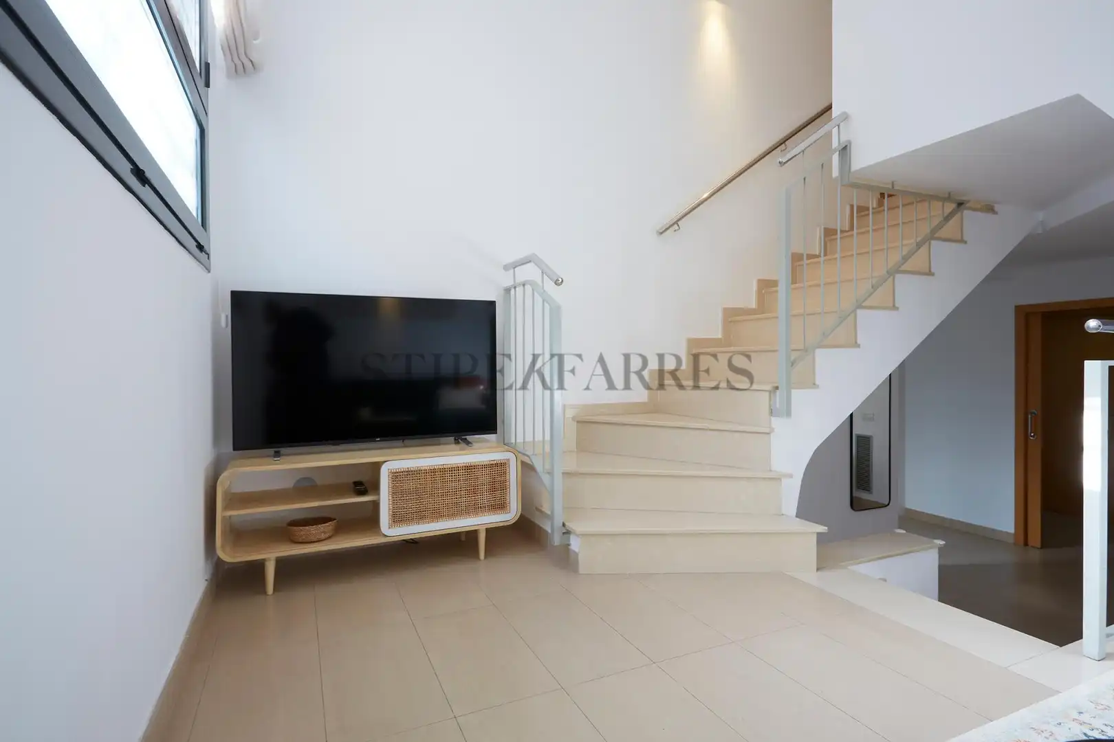 Sala de estar de Dúplex en venta en Barcelona con Aire acondicionado, Calefacción y Balcón