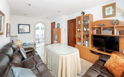 Living room of Flat for sale in  Granada Capital  with Air Conditioner and Heating