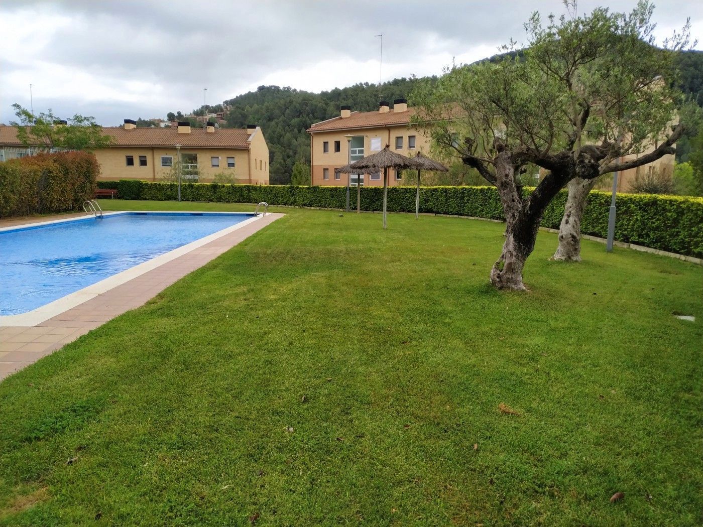 Piscina de Pis en venda en Corbera de Llobregat amb Calefacció, Parquet i Balcó