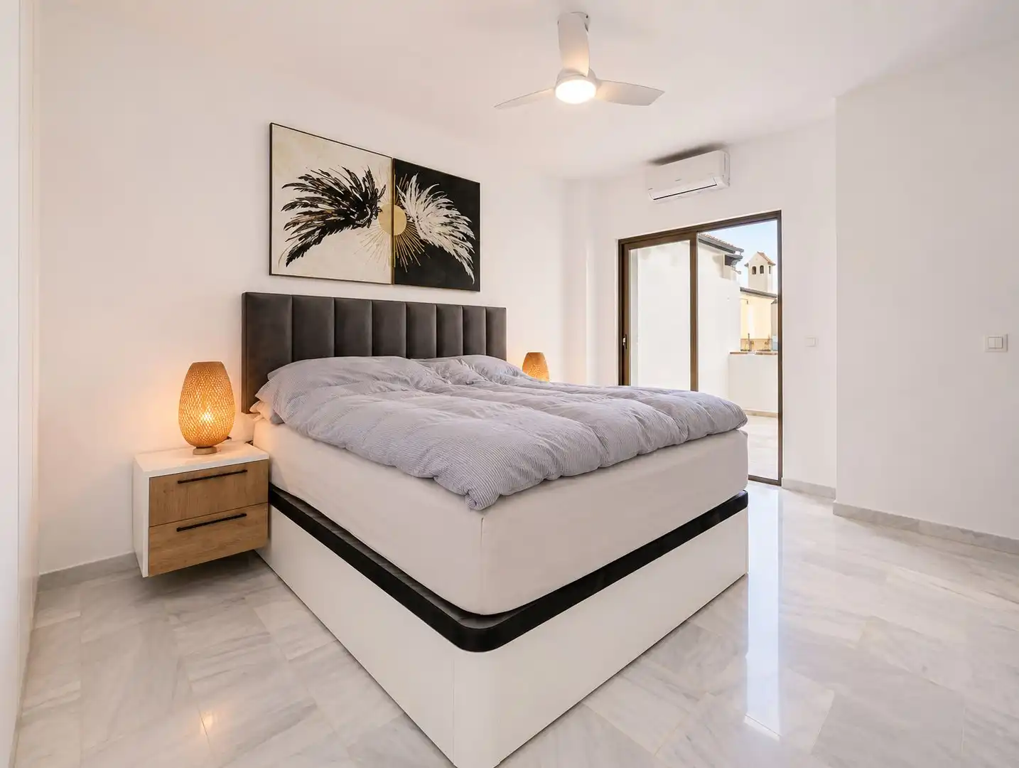 Schlafzimmer von Wohnungen zur Miete in Mijas mit Klimaanlage, Terrasse und Möbliert