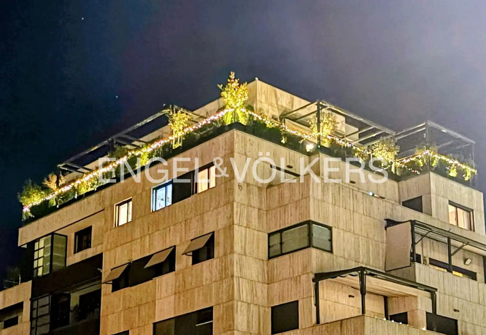 Außenansicht von Dachboden zum Verkauf in Madrid mit Klimaanlage, Heizung und Terrasse