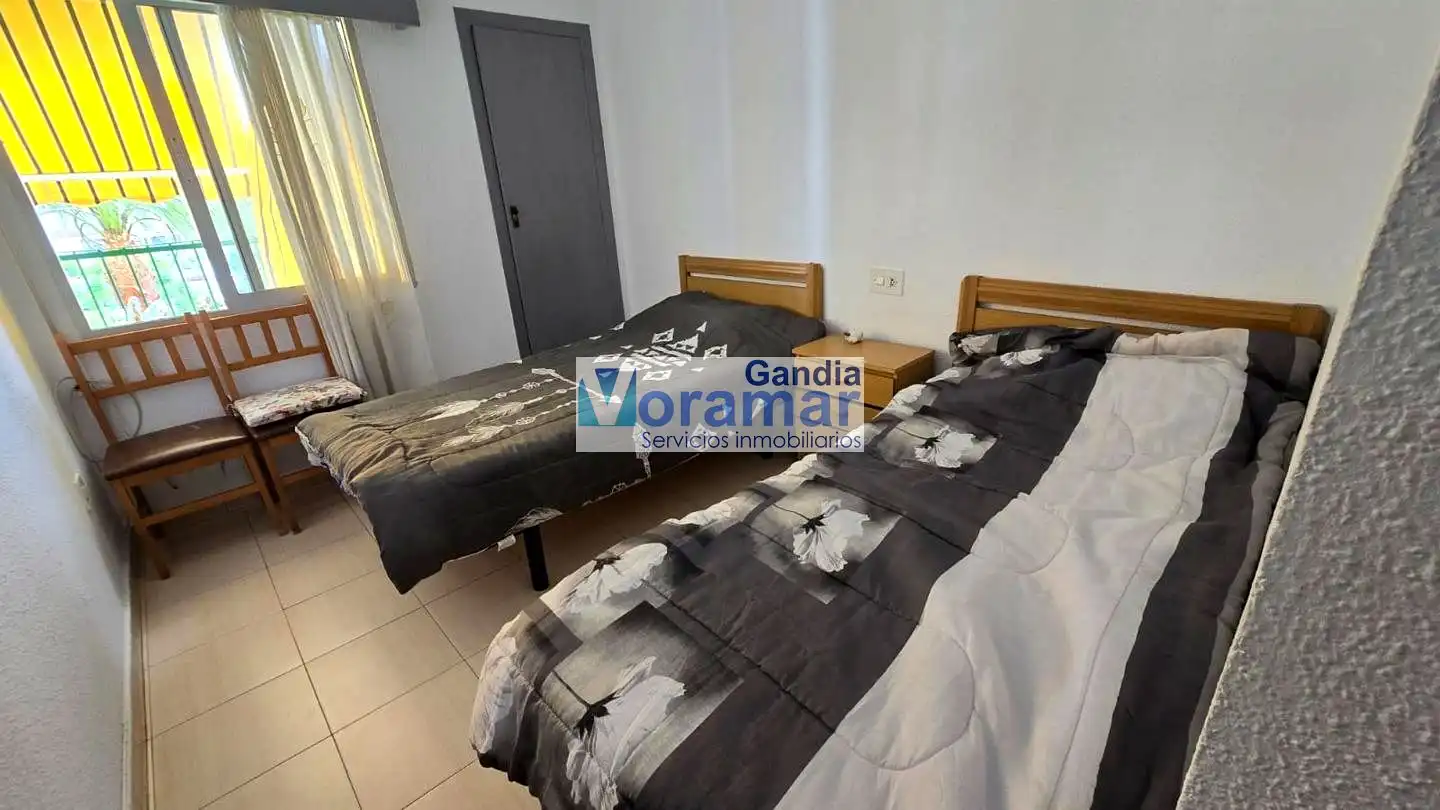 Habitación de Apartamento en venta en Gandia con Amueblado y Piscina comunitaria