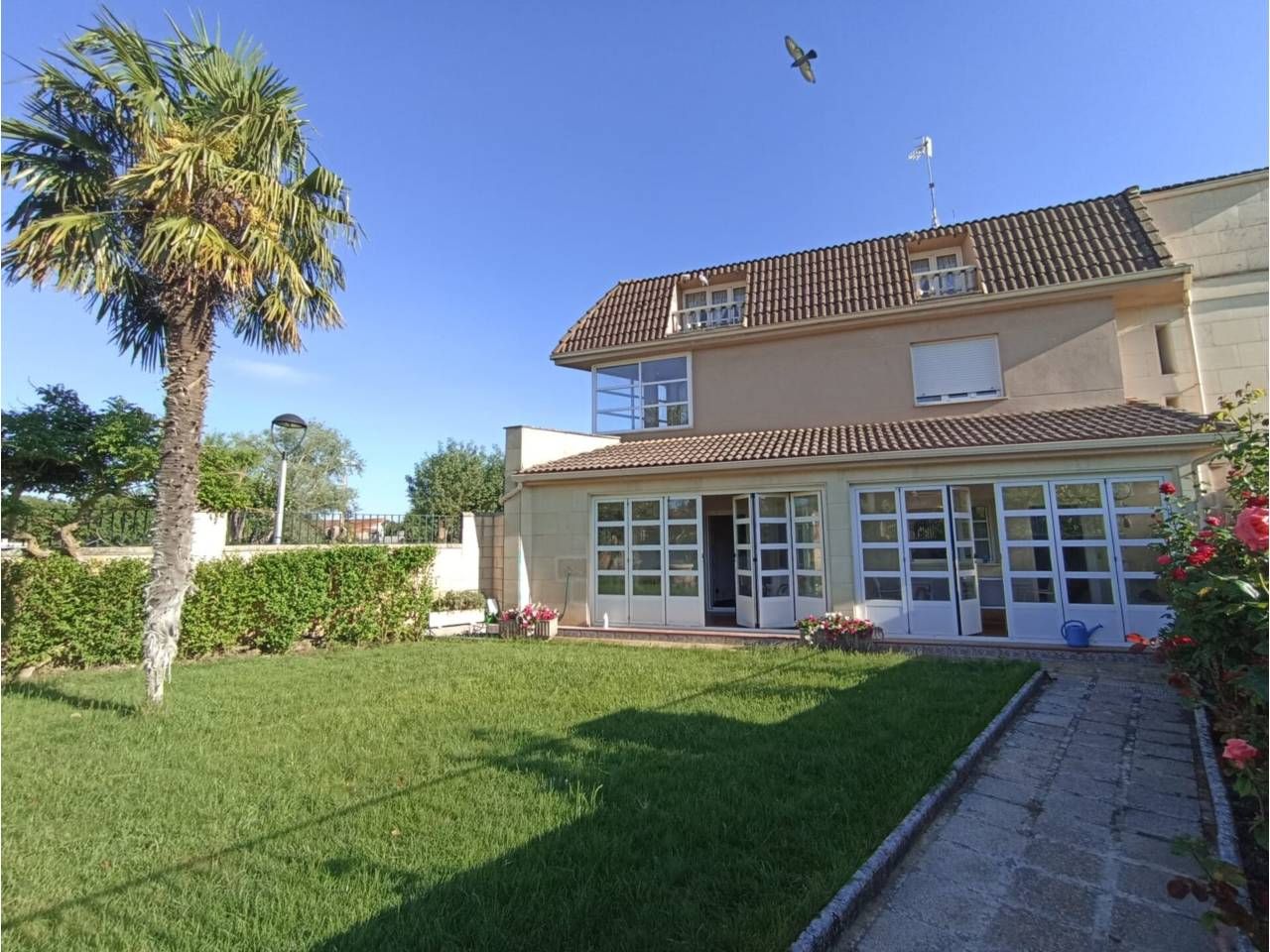 Vista exterior de Casa o xalet en venda en Cogollos amb Calefacció, Jardí privat i Terrassa