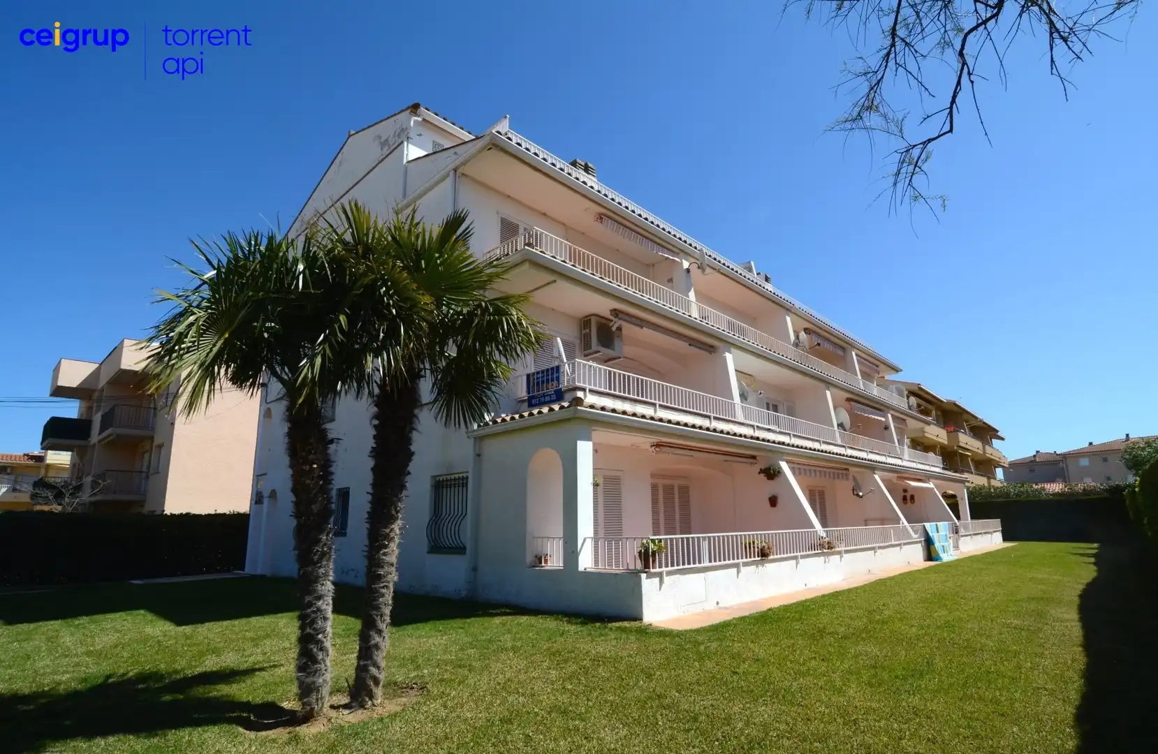 Vista exterior de Ático en venta en L'Estartit con Aire acondicionado, Terraza y Amueblado