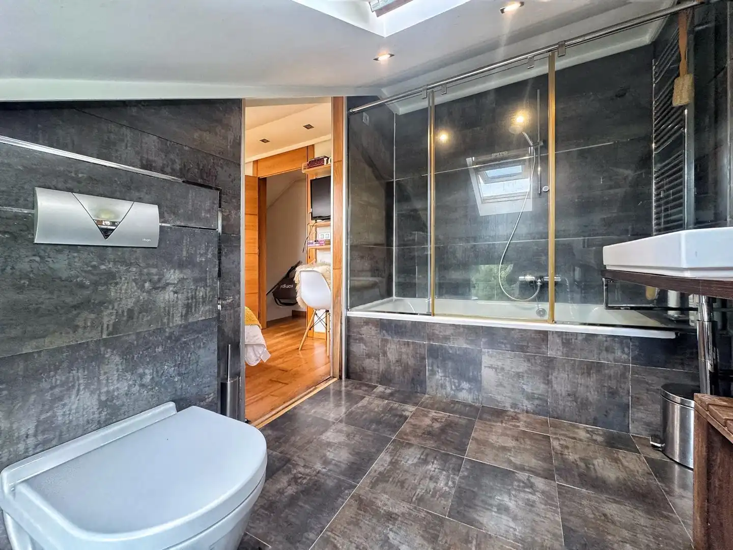 Bathroom of Flat for sale in O Grove    with Heating, Terrace and Furnished