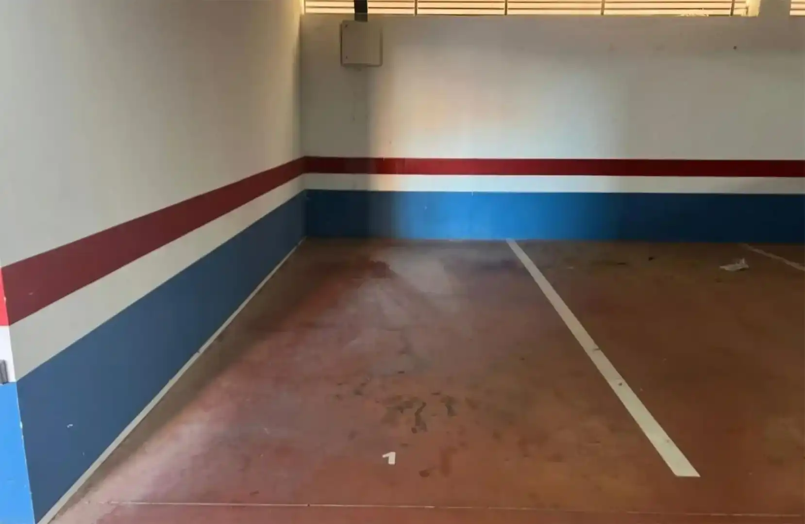 Parkplatz von Garage zur Miete in Gelves